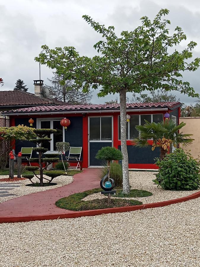 Une Pause Quelque Part Au Jardin Des Erables Et Des Niwakis Saint-Medard-de-Guizieres 외부 사진