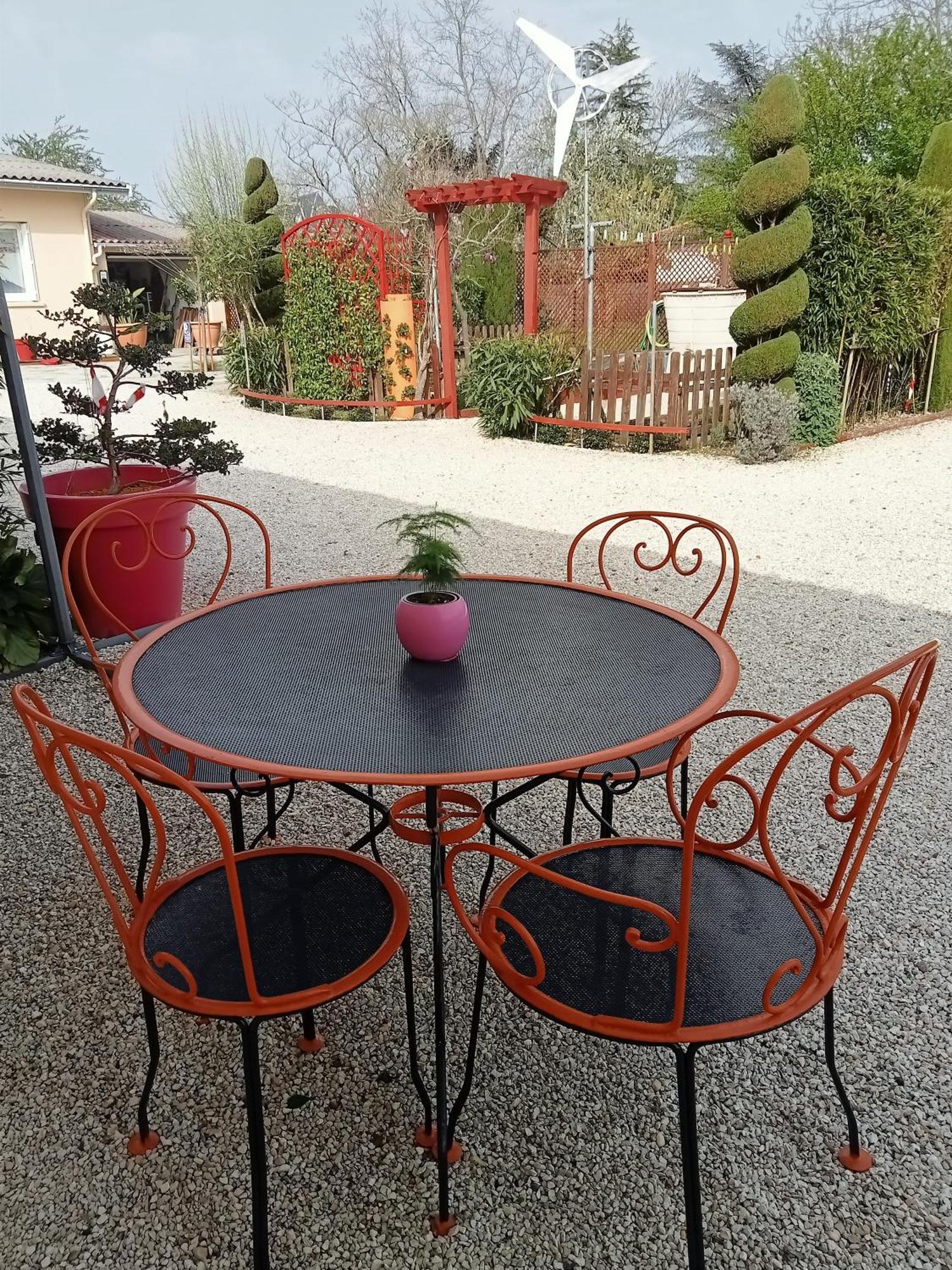 Une Pause Quelque Part Au Jardin Des Erables Et Des Niwakis Saint-Medard-de-Guizieres 외부 사진