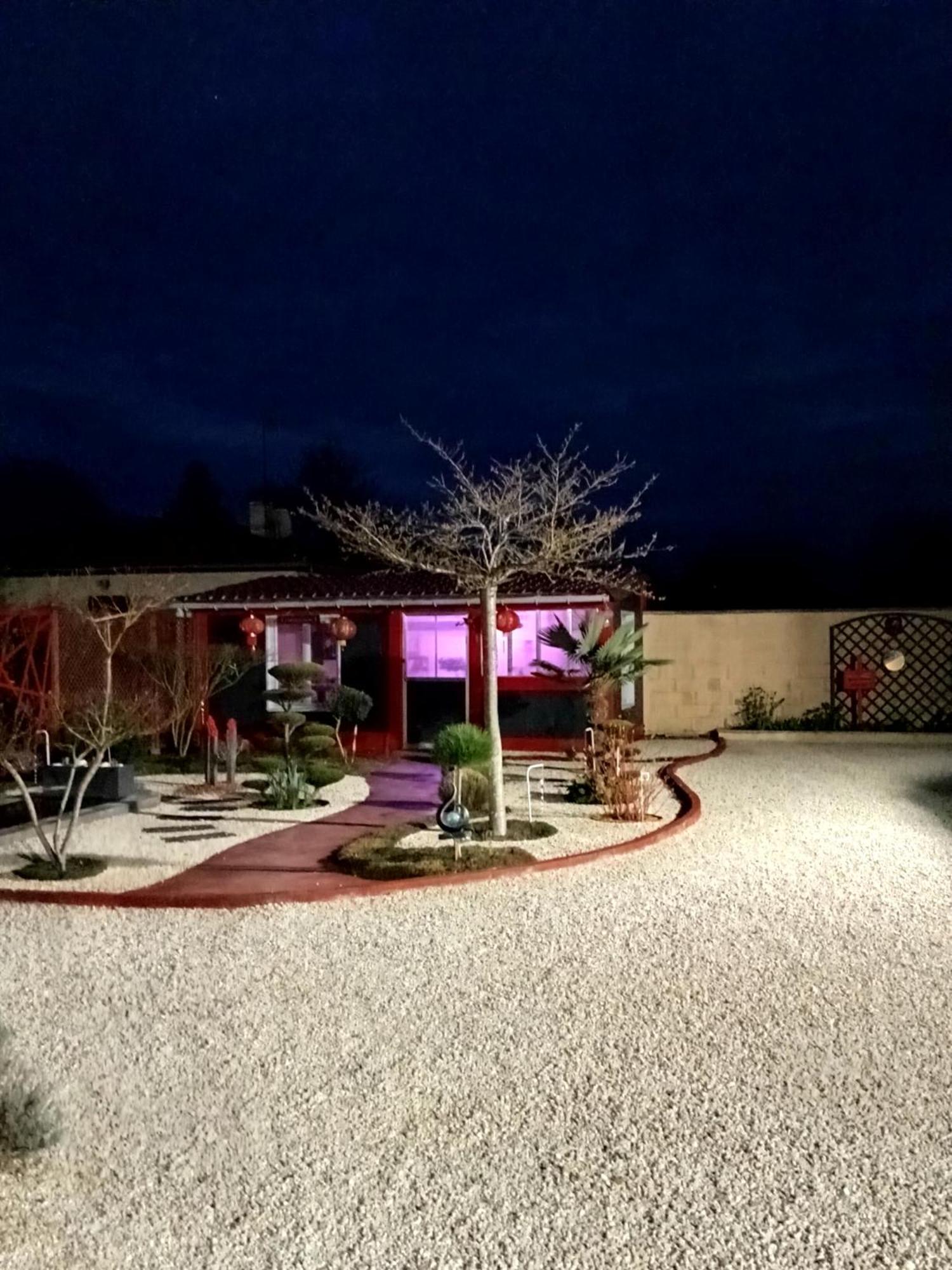 Une Pause Quelque Part Au Jardin Des Erables Et Des Niwakis Saint-Medard-de-Guizieres 외부 사진